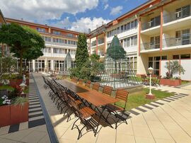 Innenhof mit Terrasse 