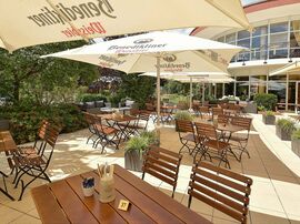 Biergarten im The Monarch Hotel Bad Gögging